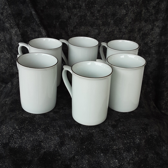 Sold - Set of 6 Porcelain Mugs - Picture 4 of 5